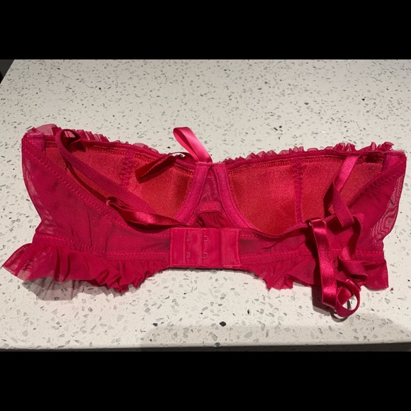 Pink Bra - Picture 2 of 3